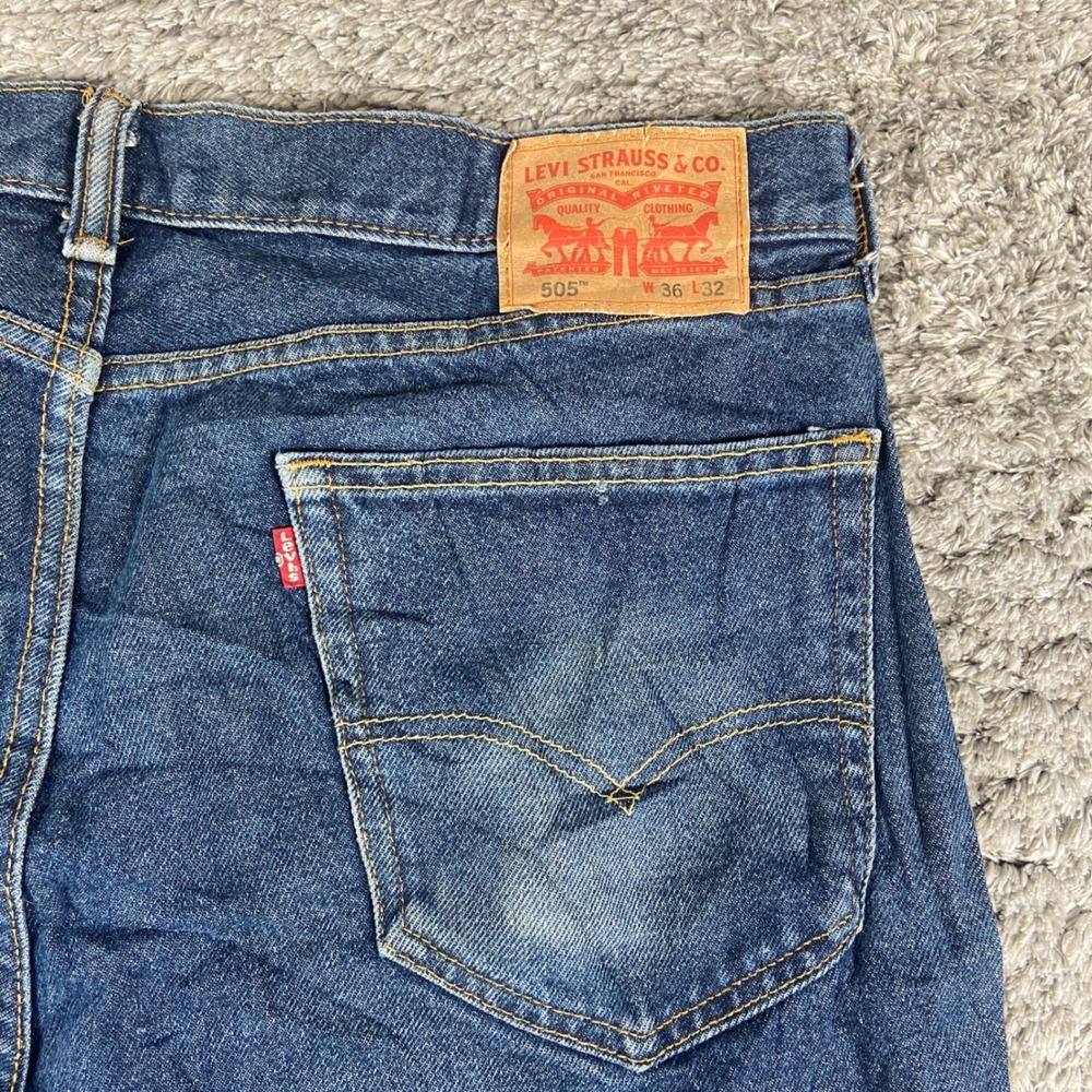 Vintage Levi's 505 Jeans Mens 36x32 Blue Denim Straight Leg Distressed Fade Y2k